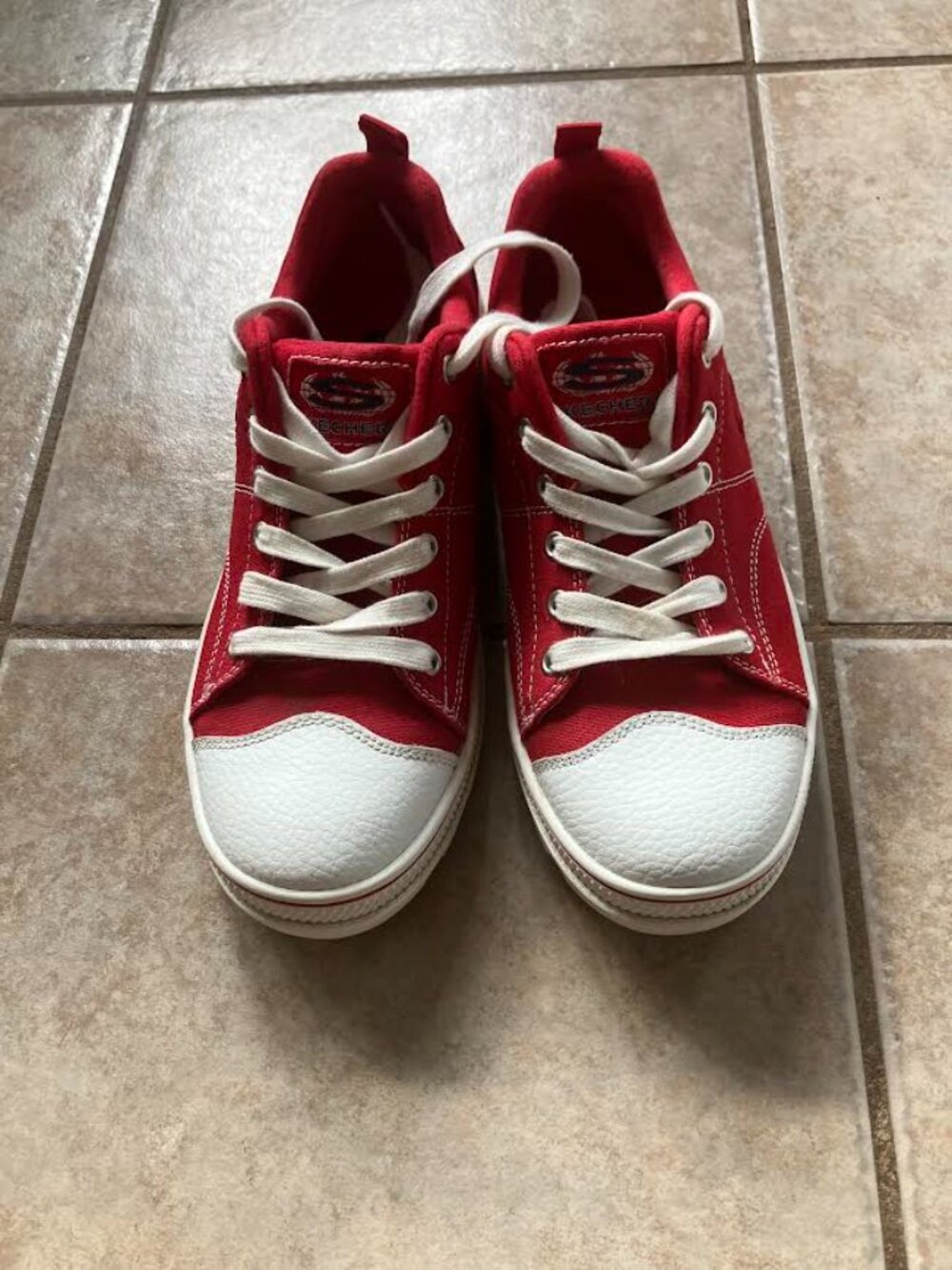 LIKE NEW Roadies True Roots Platform / Red Skechers Sneakers.  Women Size 8